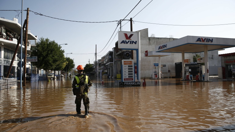 Водолази откриха още една жертва на наводненията в Гърция