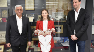 Олимпийската вицешампионка по художествена гимнастика Боряна Калейн предостави ценно дарение