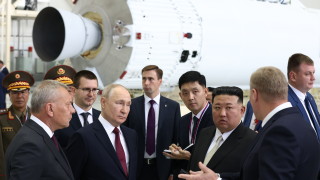 Путин посрещна Ким Чен-ун на космодрума „Восточний“