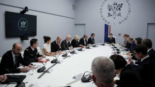 Ирански дронове удариха френска база в ОАЕ