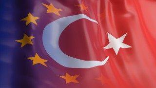Турция привика в петък посланика на Дания за да обсъди