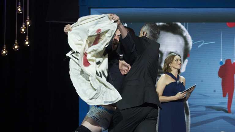 Активист от ЕТА си събу гащите на откриването на кинофестивала "Сан Себастиан" (СНИМКА)