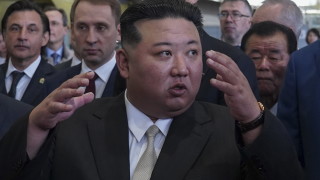 Шойгу показа на Ким ракети "Кинжал" и стратегически бомбардировачи