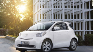 Toyota iQ е автомобил на годината в Япония