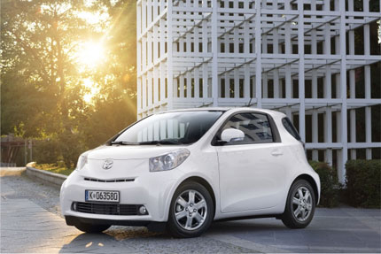 Toyota iQ е автомобил на годината в Япония