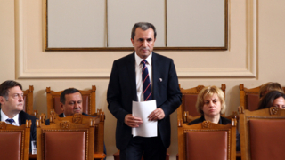 Орешарски: Мотивите за вота се базират на неверни твърдения