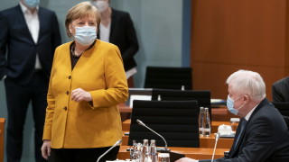 Германският канцлер Ангела Меркел свиква извънредна кризисна среща с лидерите