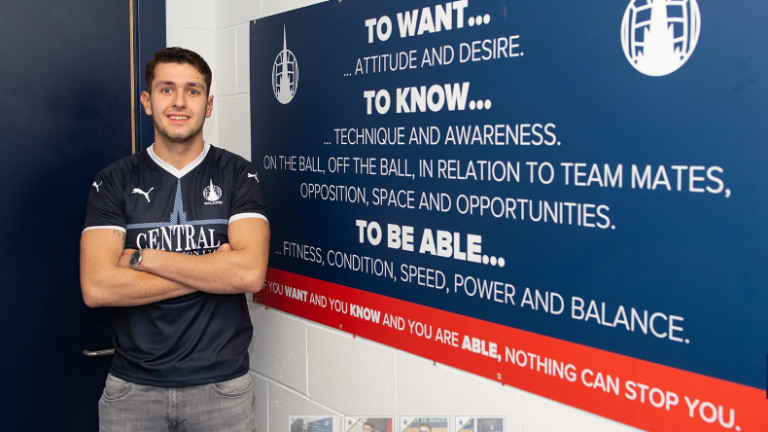 Българският нападател Николай Тодоров дебютира с победа в Чемпиъншипа в