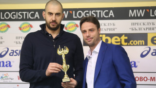 Нефтохимик 2010 Бургас в лицето на играещия директор Теодор Салпаров