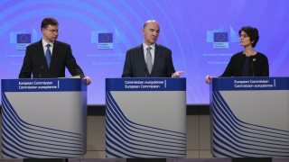 Европейската комисия предупреди шест страни членки на еврозоната включително Франция