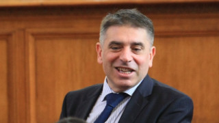 Председателят на правната комисия в парламента Данаил Кирилов е на