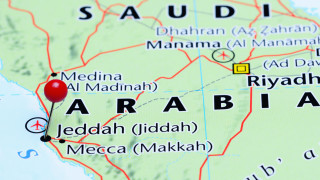 Четирима ранени при атака на немюсюлманско гробище и церемония за ПСВ в Саудитска Арабия