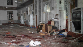 42-ма души загинаха при взрив в сунитски храм в Дамаск