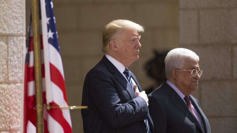 Проблемът е с окупацията, а не с юдаизма, каза Абас пред Тръмп