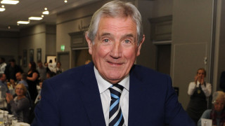 Бившият защитник на Лийдс Юнайтед Норман Хънтър беше приет за