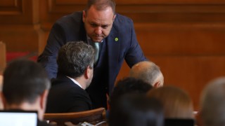 Сандов спори с депутати съдебният контрол над ОВОС ще забави ли важните проекти