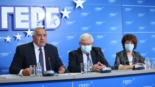 Борисов не дърпа завесата пред кандидат-президента – имат различни номинации 