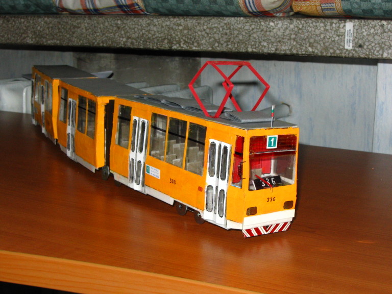  Един от първите модели трамваи на Дариан 