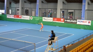 Победителят от държавното първенство по тенис на закрито при мъжете