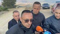 160 души участват в битката с огъня днес, няма щети в Плоски от пожара