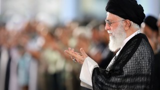 Духовният водач на Иран Аятолах Али Хаменей утвърди като президент
