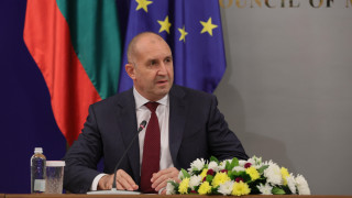 Премиерът Румен Радев връчи националния флаг на олимпийските отбори по