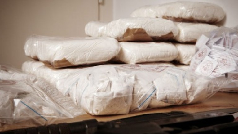 Испанската полиция арестува петима души за трафик на кокаин, съобщава