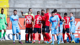 Локомотив (София) и Септември не се победиха в мач с два червени картона