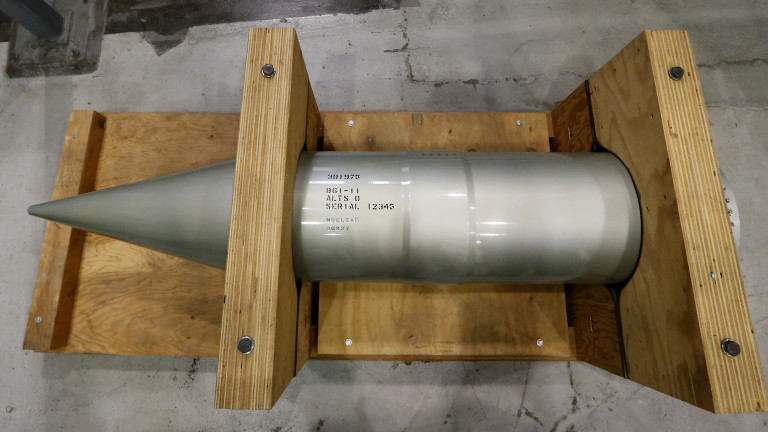 Разработката на B61-13 - най-новата американска термоядрена бомба, ще излезе