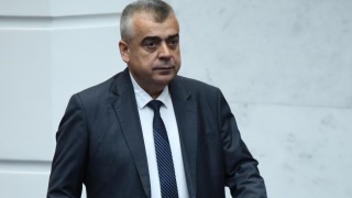 Парламентарната група на ДПС ДПС излезе с кратък брифинг пред журналисти