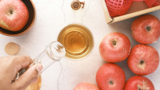 Ябълковият оцет е продукт който всеки има у дома Вероятно