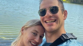 Популярните руски състезатели по фехтовка Сергей и Виолета Бида са