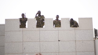 В Судан е осуетен военен преврат съобщи АФП Агенцията се