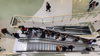 Евакуираха мол в София съобщава БГНЕС Всички хора както служители