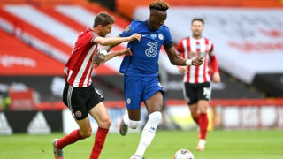 Битката за призовите позиции в английската Висша лига ще бъде