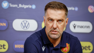Селекционерът на националния отбор на България Младен Кръстаич практика е