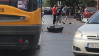 Трамвай блъсна лек автомобил в София информира БНТ На място са