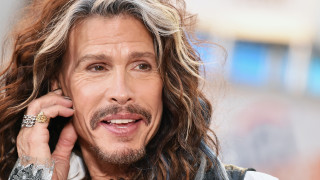 Фронтменът на Aerosmith Стивън Тайлър откри убежище за момичета станали