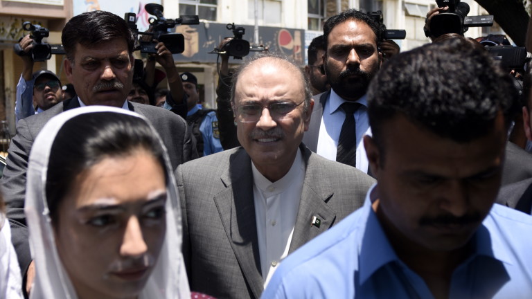 Асиф Али Зардари, бивш президент на Пакистан, е арестуван в