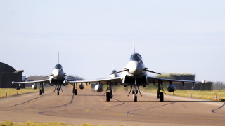 Самолетите Тайфун на Royal Air Force обикновено базирани в RAF