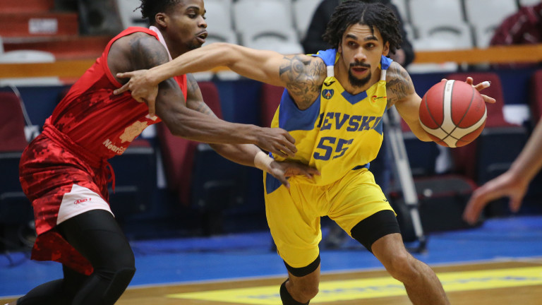 Левски с впечатляваща победа в Балканската лига