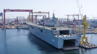 Турция пусна в експлоатация своя дългоочакван най голям военен кораб