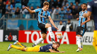 Страховити мениджърски войни в Бразилия провалят трансфера на бранителя Бресан