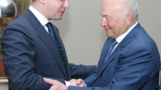 Станишев се хвали с добри контакти с партията на Путин