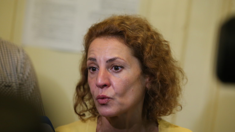 Уволнената шефка на "Автомагистрали" вижда връщане на задкулисието през задния вход