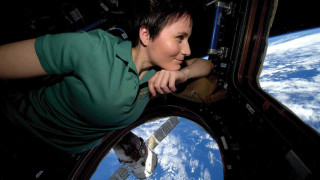 Европейската космическа агенция набира жени астронавти и гледа към Луната и Марс