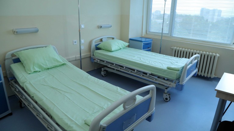 Затвориха временно COVID отделението в Многопрофилната болница в Тетевен, съобщава