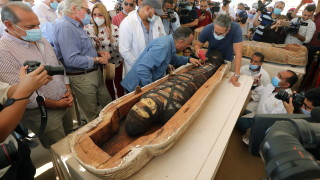 Археолози в Египет съобщиха че са открили 59 добре запазени