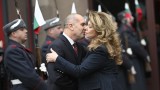 Нов скандал по оста София-Скопие: Средни пръсти по Радев и Йотова, "Възраждане" настоя за "черни печати"