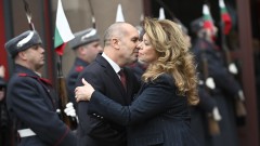Нов скандал по оста София-Скопие: Средни пръсти по Радев и Йотова, "Възраждане" настоя за "черни печати"